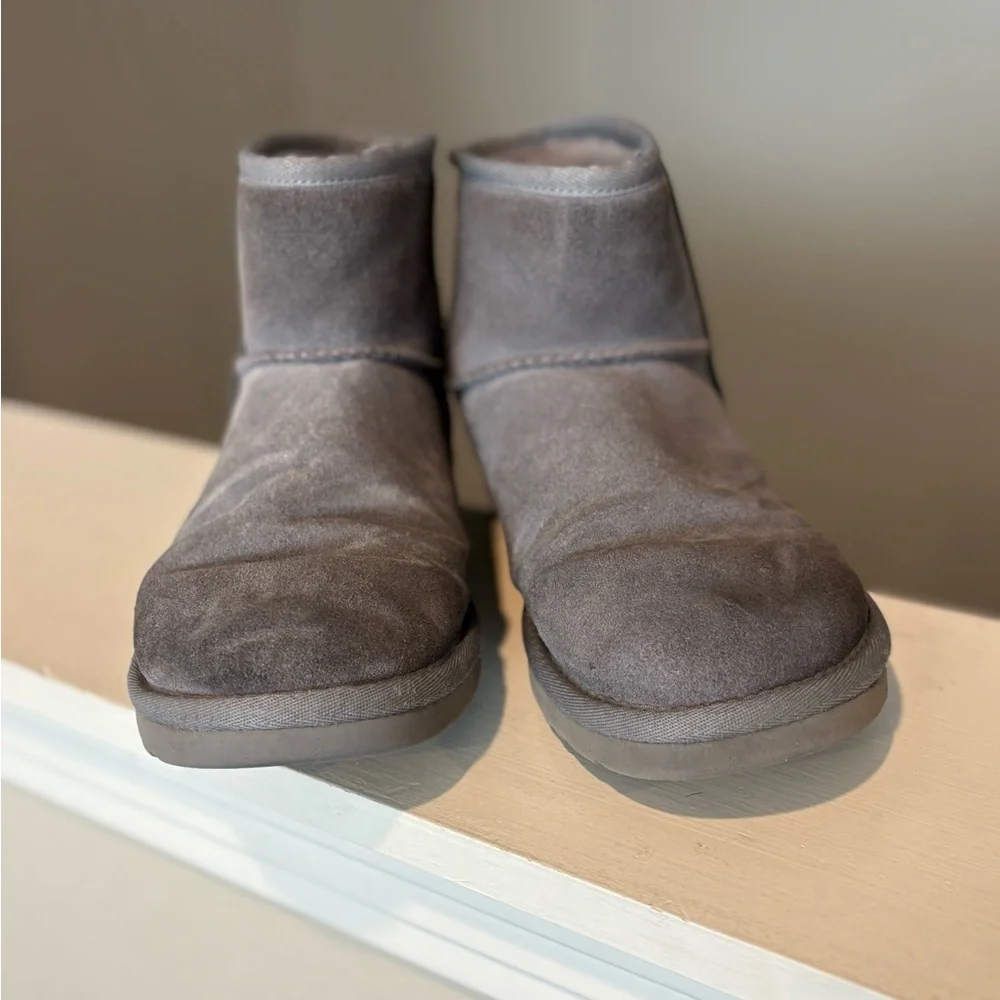 UGG Womens Classic Mini Side Logo II Boots - Lighthouse Grey Size 7